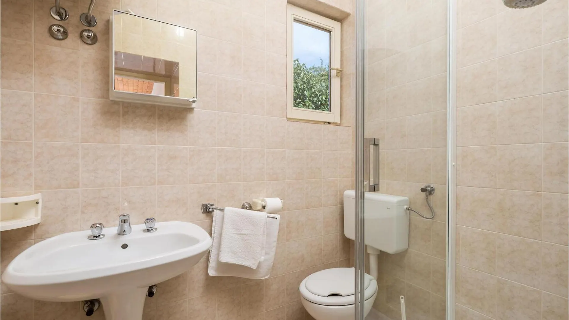 Beautiful Apartment In Omisalj With Kitchen