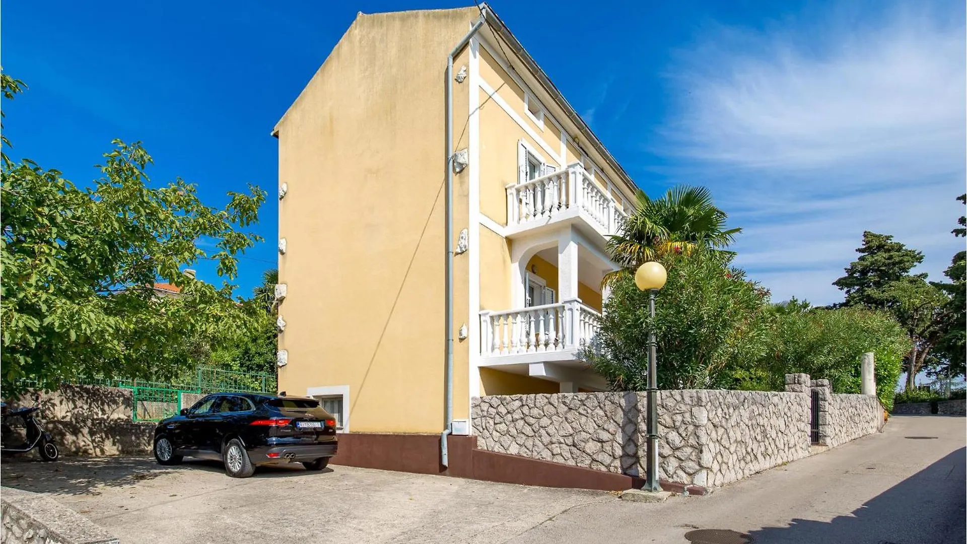 Beautiful Apartment In Omisalj With Kitchen